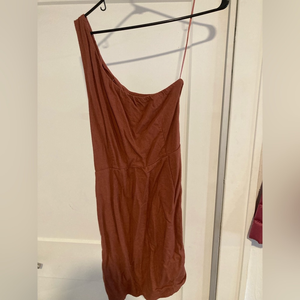 Abercrombie & Fitch one-shoulder linen dress